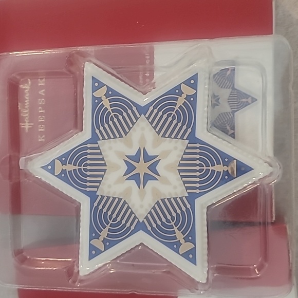Hallmark 2020 Hanukkah Blessings - Picture 3 of 4